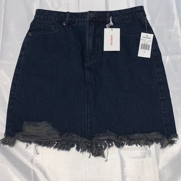 Good American Dresses & Skirts - Good American Frayed Hem Denim Miniskirt NWT SZ 2
